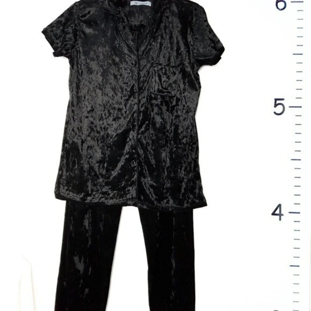 JV Joan‎ Vase Black Crushed Velvet 2PC Loungewear Pajamas Set Medium